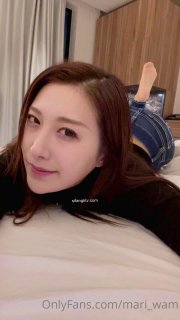 五月丁香婷婷穿紧身裤的健身女孩吸完鸡巴又骑上去最后被射在乳房!